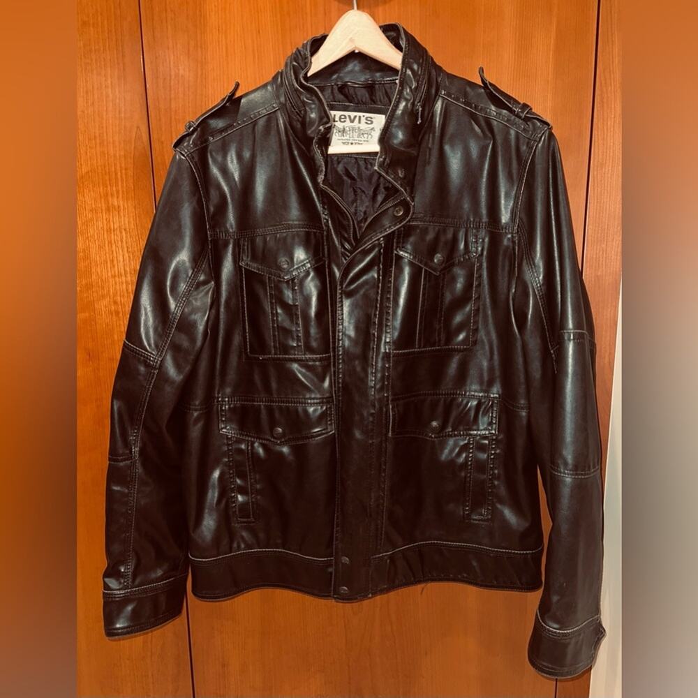 Levi's Vinyl Black Vintage XL Jacket with lots of Pockets